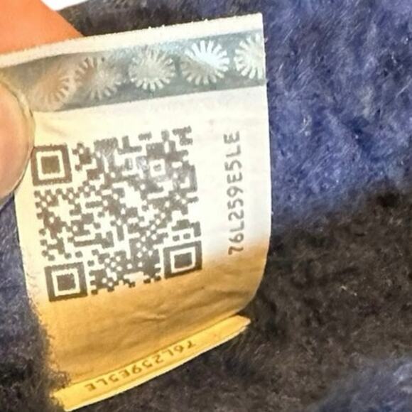 UGG MINI BOOTS - Picture 12 of 12